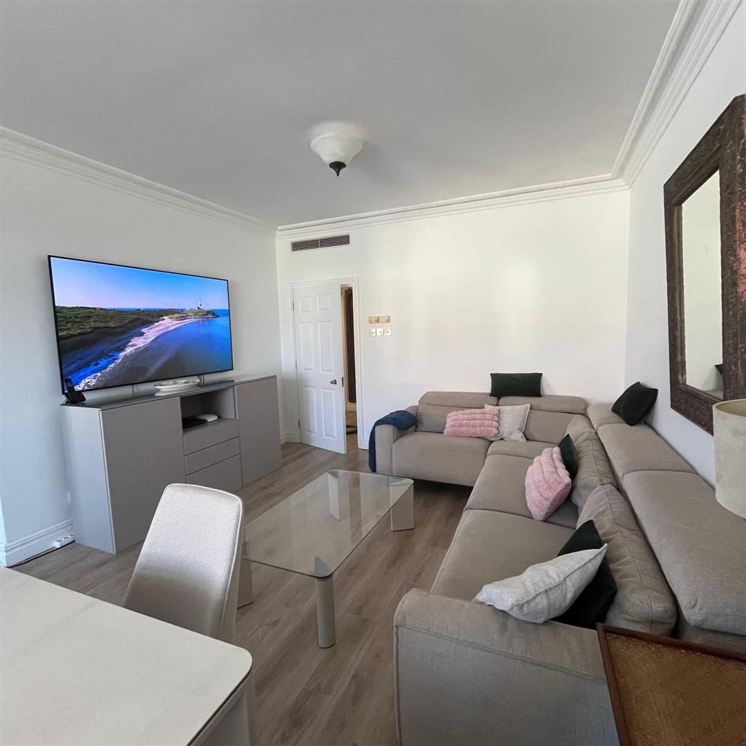 Image of Apartment - 3 Bedrooms - 2 Bathrooms for Rental in Ragged Staff Wharf-Gibraltar, Image 6